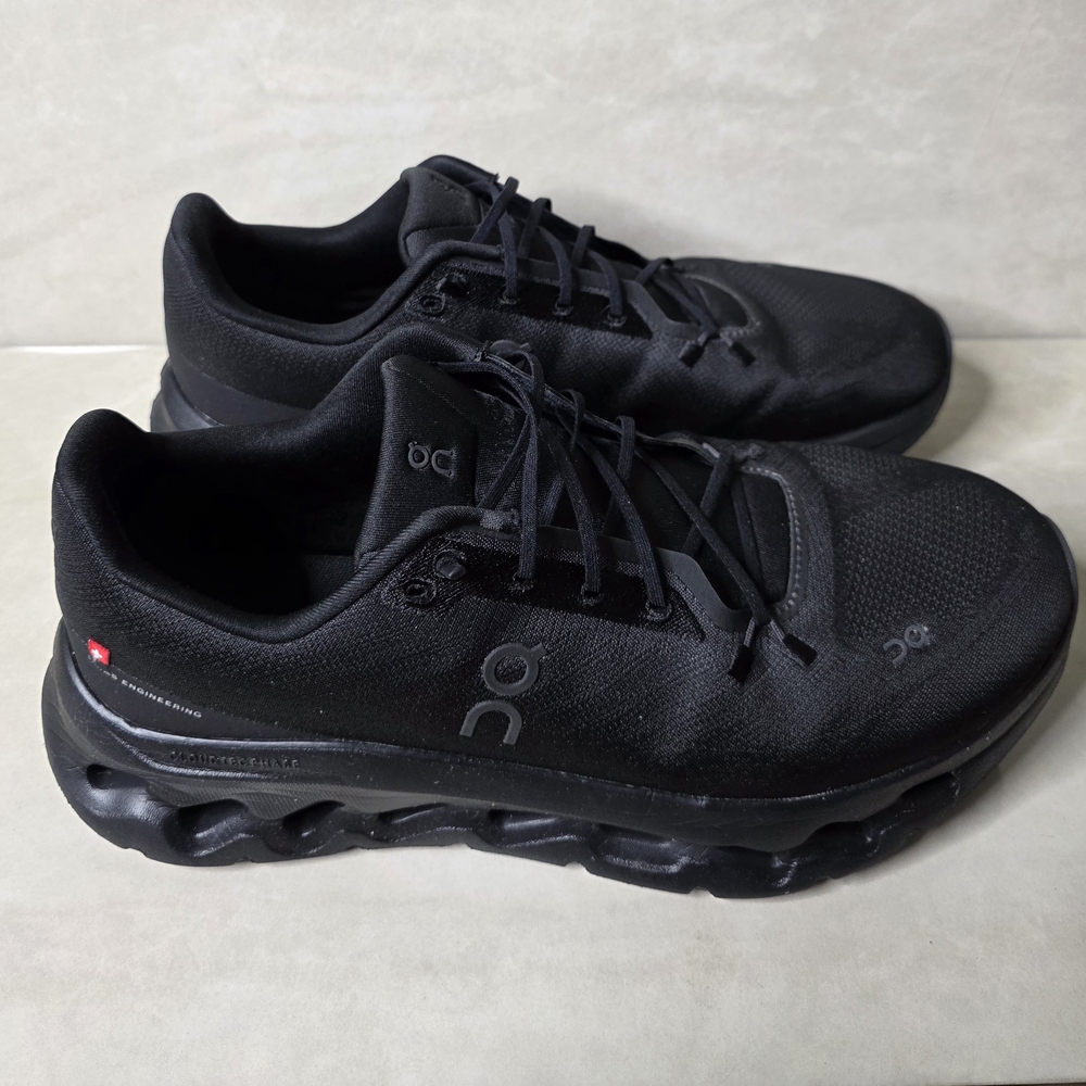On Running Men's Black Running Shoes